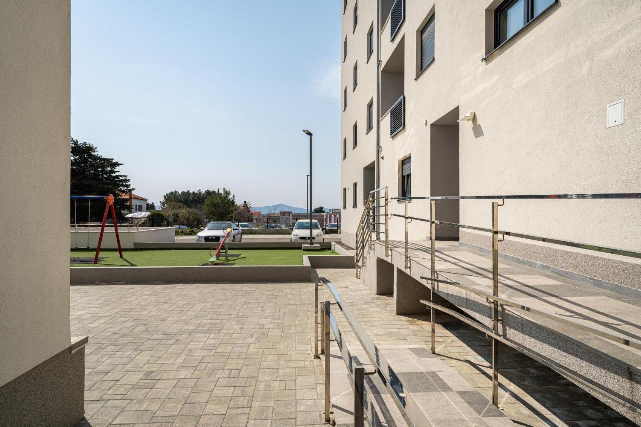 Apartment Roni + Besplatan Parking Zadar Exterior foto